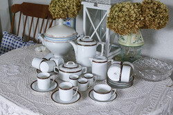 Kaiser Porcelán (Németország), 27 db-os, 1940-ből.