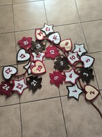 Adventi, karácsonyi kalendárium, posztó szív csokitartóval eladó!