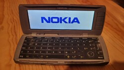 NOKIA 9500 Communicator RA-2 kártyafüggetlen retro mobiltelefon hátlap és tartozékok nélkül