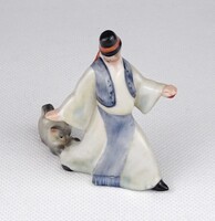 1X650 Legény cicával Herendi porcelán mini figura 7.7 cm