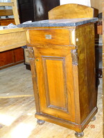 ANTIK ÓNÉMET MÁRVÁNY LAPOS ÉJJELISZEKRÉNY KIS SZEKRÉNY POSZTAMENS SZOBORTARTÓ VIRÁGTARTÓ