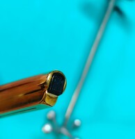 Aurora retró töltő ceruza. Gold színben.