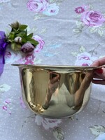 Vörösréz, kis lábakon álló kaspó