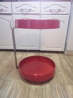 Vintage piros bárkocsi kerekeken, olasz dizájn, űrkorszaki  1970-s évek