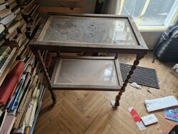 Régi zsúrkocsi, felújítandó