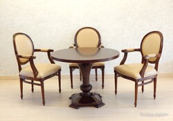 Art Deco 4 személyes étkezőasztal. Tetőátmérő 100 cm, magassága, 77 cm.