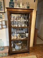 Intarziás tükrös üveges antik vitrin