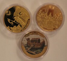 Bibiliai történetek: Noé bárkája aranyozott érem + Jézus élete db aranyozott érem