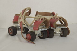 Germina retro görkorcsolya A388