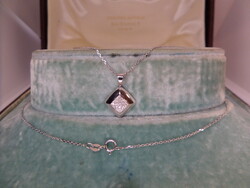 Fehérarany lánc gyémántos medállal