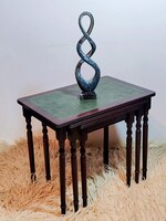 Art Deco stílusú, egymásba csúsztatható asztalszett ALKUDHATÓ