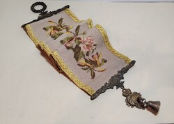 Antik tűgobelin cselédhívó réz csengővel ALKUDHATÓ