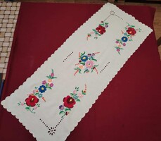 Kalocsai hímzett futó