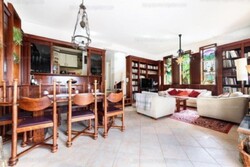 Tömörfa asztal 8 székkel