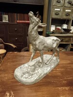 Őz szobor, alumínium vagy spiáter anyagú öntött szobor, 20. század közepéről