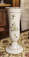 Hollóházi Erika mintás porcelán váza 21,5 cm – elegáns talpas kiadás hibátlan állapotban