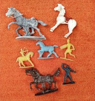 Retró játékok. Katonák lovak.