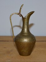 Réz vésett motívumos kancső kiöntő