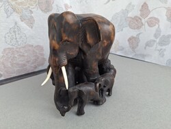 Rezin (műgyanta) elefántok, elefánt csorda szobor, 15,3cm