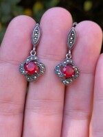 Szépséges piros köves ezüst fülbevaló