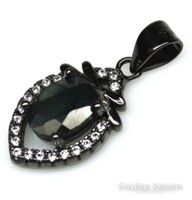 925 ezüst zafír ródium bevonatú medál.