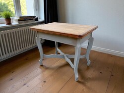 Rusztikus felújított fa parasztház asztal