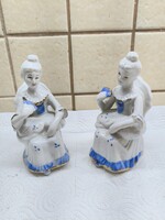 Porcelán figurális szobor,kék ruhás legyezős hölgy 2 db eladó!