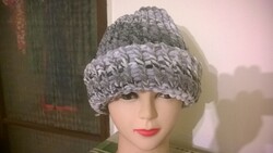 Minőségi meleg női sapka meleg, kötött v.horgolt ? új