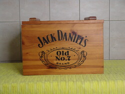 KÜLÖNLEGES JACK DANIELS LÁDA  GYŰJTŐKNEK VAGY  DEKORÁCINAK