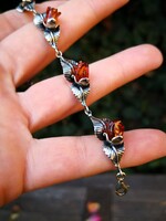 Szépséges, borostyán köves ezüst karkötő