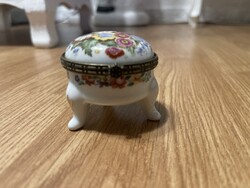 Virágos porcelán doboz, szelence, 3 lábas, nagyon szép.
