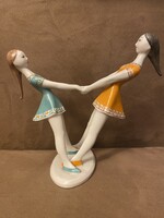 Hollóházi táncoló lányok