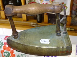 ANTIK  SÁRGA RÉZ VASALÓ RÉZVASALÓ