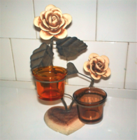 Kovácsoltvas gyertyatartó, mécsestartó kerámia rózsákkal, 2 üveggel M 24 cm