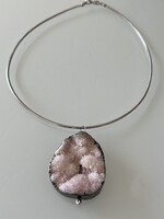 Hatalmas rózsakvarc medál ezüst láncon, 4,5 x 3,8 cm a medál