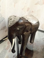 Vintage fa elefánt figura, fém díszítéssel, 20 cm