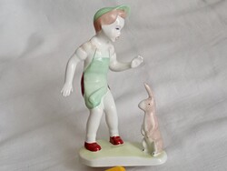 Porcelán kisfiú nyuszival Aquincum 8x6x14cm No2