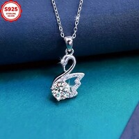 925 Tiszta Ezüst Hattyú Medál Nyaklánc 1 Karátos Moissanite Gyémánt És 5A Cirkónia Kövekkel Új!