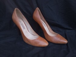 Buffalo London bőr magassarkú cipő 38