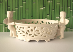 SZÉP ANTIK STÍLUSÚ ÁTTÖRT MINTÁJÚ PUTTÓS (ANGYALKÁS) MÁZAS KERÁMIA KÍNÁLÓ,ASZTALKÖZÉP