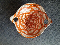 Gorka Géza tál, pereméből nyújtott fülekkel