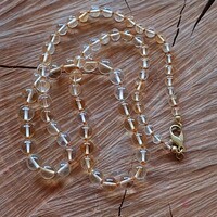 Szépséges citrin nyaklánc növekvő szemekből