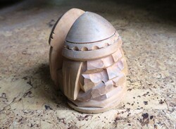 Faragott fa szalvétatartó