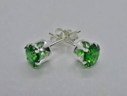 Szép kis ezüst fülbevaló  tsavorit gránátokkal