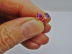 Szép kis ezüst fülbevaló vörös turmalinnal- rubelittel