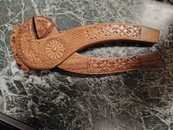 Antik faragott fa diótörő