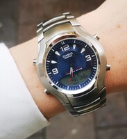 Kompakt, ana–digi Casio Edifice  - dobozzal, papírjaival, új elemmel, Tiktakwatch garanciával