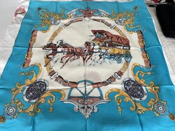 Selyemkendő királyi postakocsi mintával, 86 x 86 cm