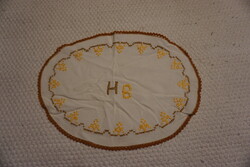 21x29 cm.-es HB monogramos hímzett terítő eladó.