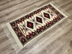 TORONTÁLI kézi szövésű gyapjú szőnyeg, 67 x 157 cm